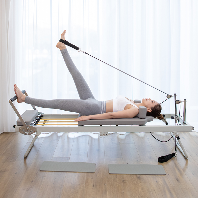 Pilates Yoga For Weight Loss - 大型折りたたみ式ピラティスリフォーマー器具 コアヨガベッド ホームフィットネス 減量用 スチール製 ABS